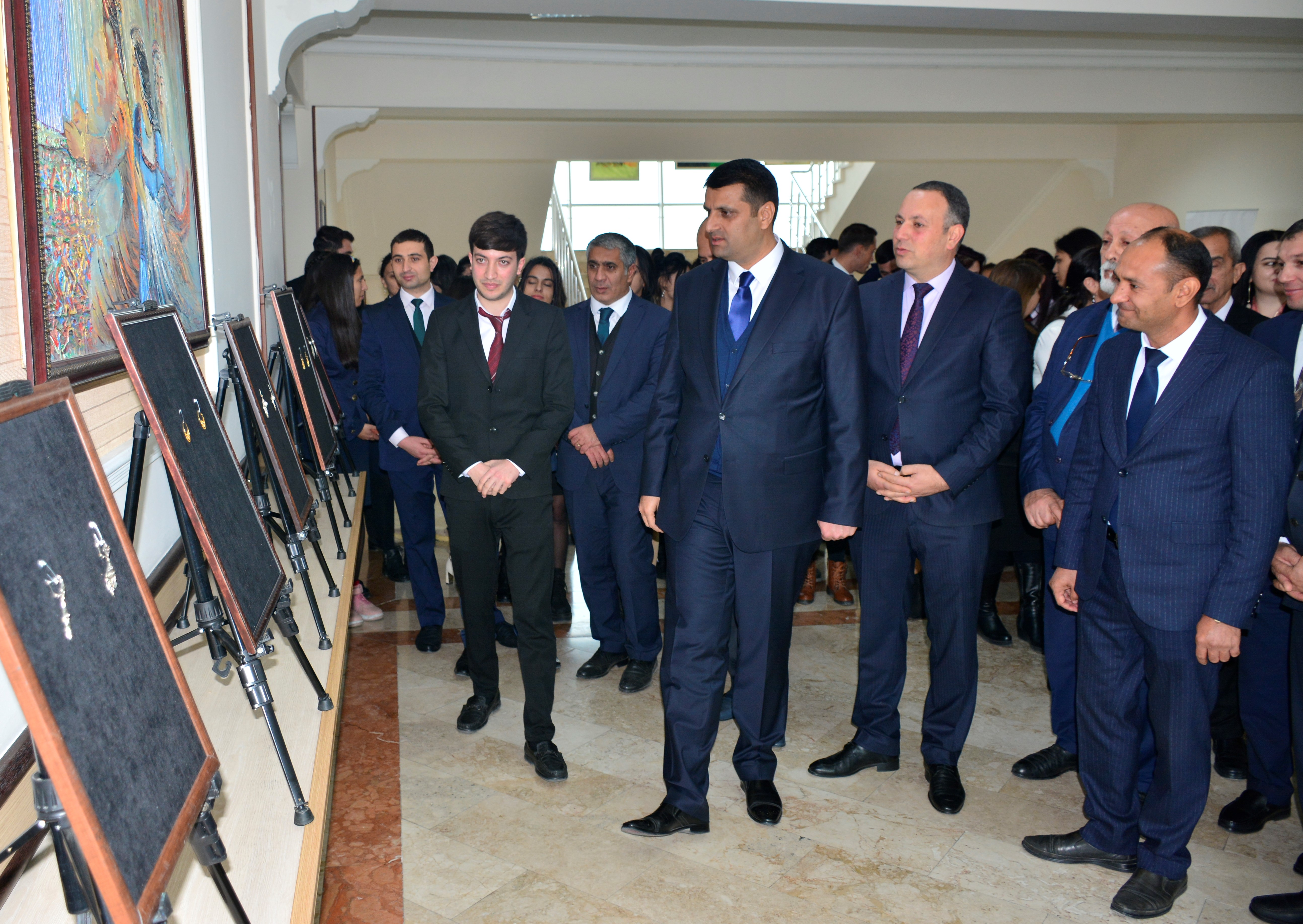Naxçıvan Dövlət Universiteti tələbəsinin zərgərlik məmulatlarından ibarət fərdi sərgisi